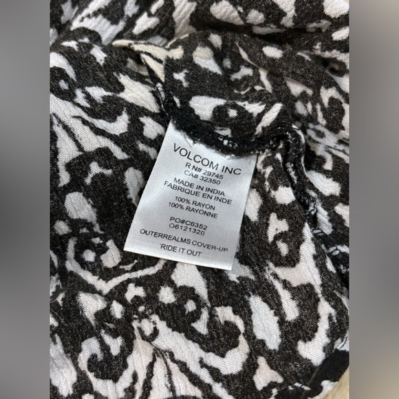 Volcom Inc Skull Flowy Tank top - Picture 4 of 5